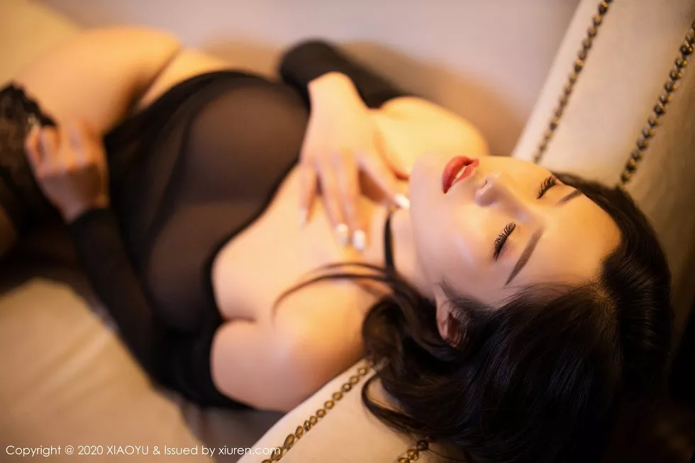 Xgyw.Org_[XiaoYu画语界]Vol.307_嫩模周思乔Betty魅惑黑丝服饰主题薄纱内衣秀豪乳诱惑写真101P