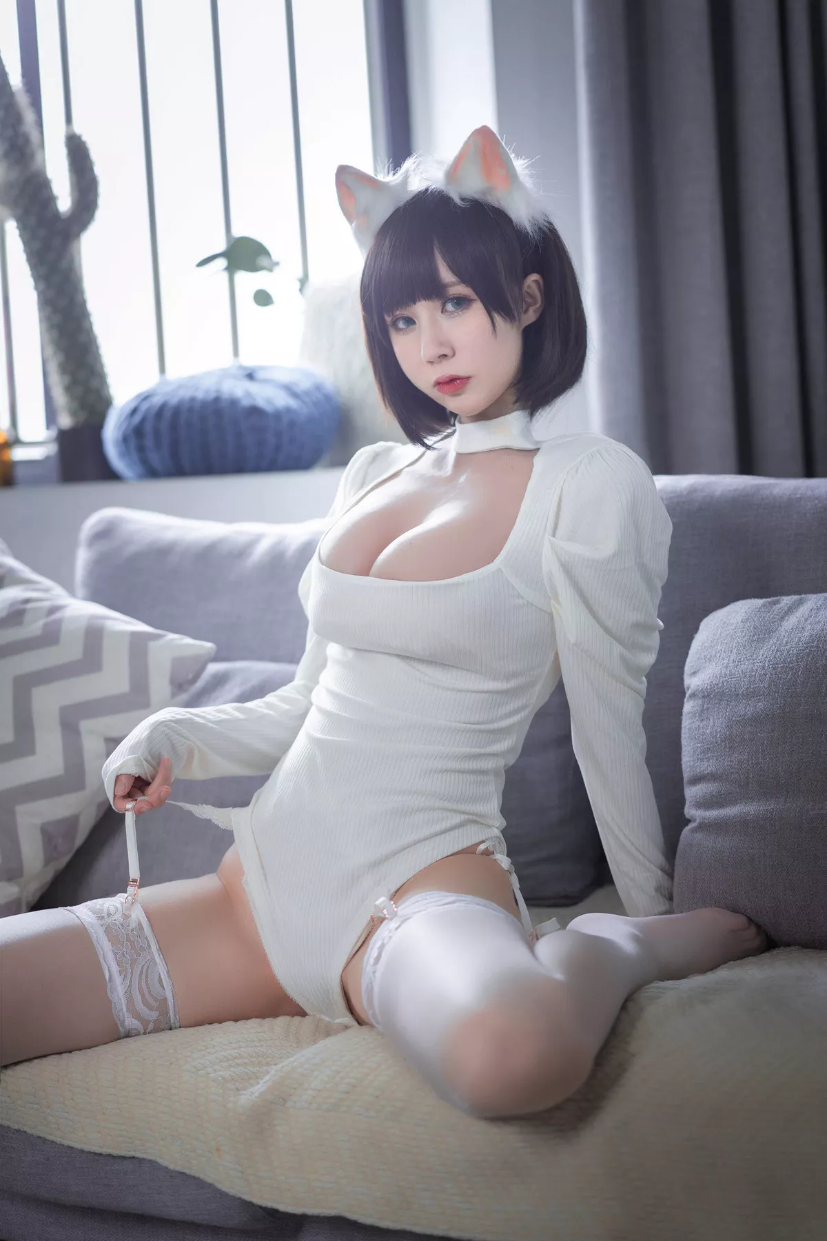 Xgyw.Org_网络美女西园寺南歌白猫连体衣主题私房吊带蕾丝袜秀翘臀撩人诱惑写真30P