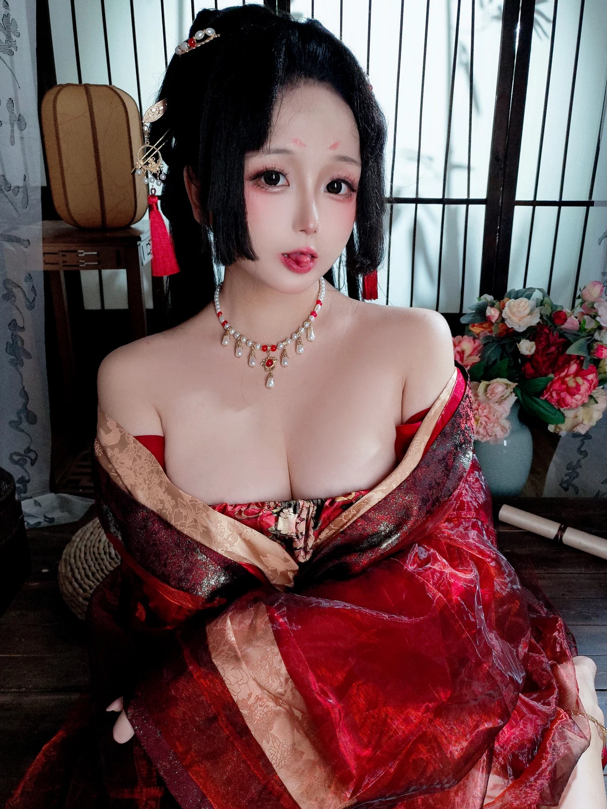 Xgyw.Org_Cosplay美女日奈娇战国妖姬主题性感红色服饰露红色三点式内衣秀惹火身材诱惑写真180P