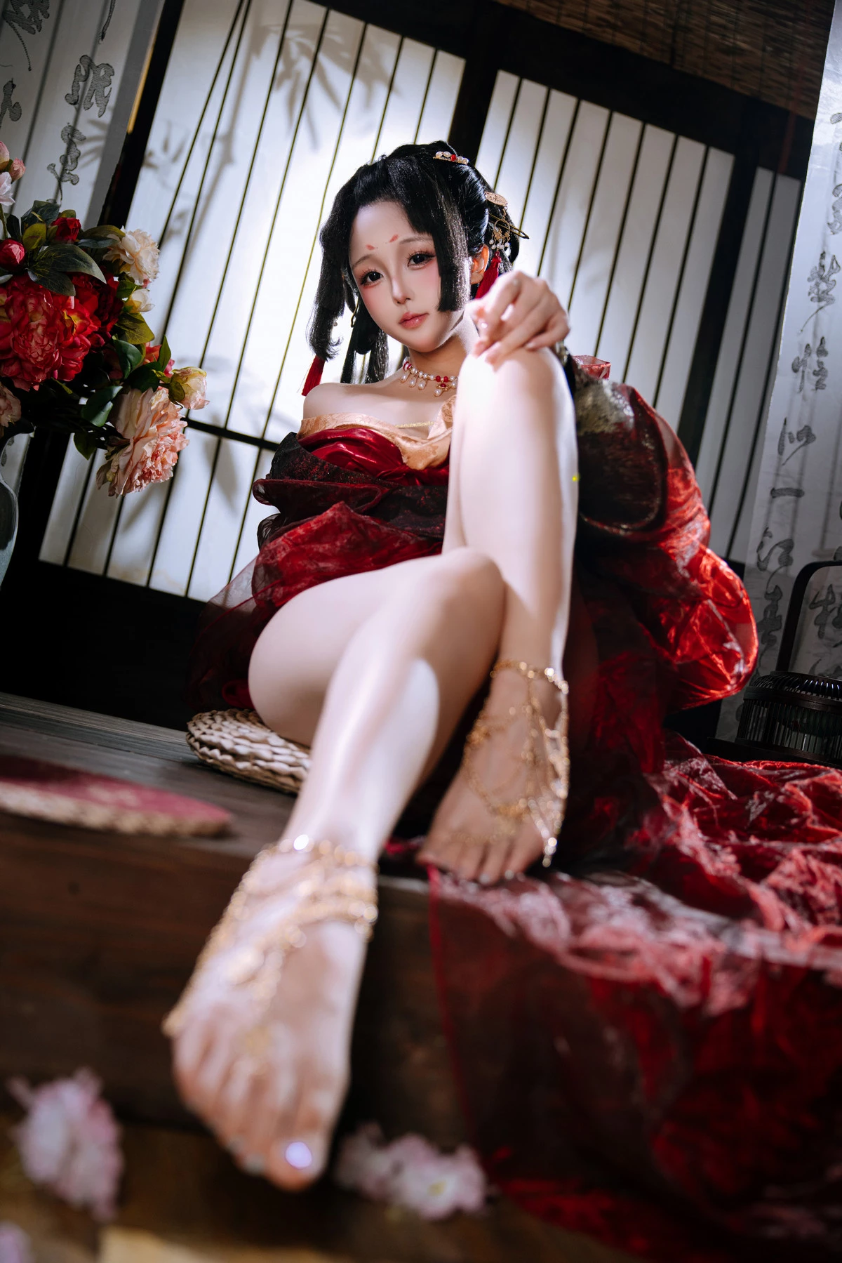 Xgyw.Org_Cosplay美女日奈娇战国妖姬主题性感红色服饰露红色三点式内衣秀惹火身材诱惑写真180P