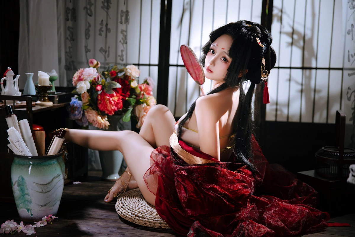 Xgyw.Org_Cosplay美女日奈娇战国妖姬主题性感红色服饰露红色三点式内衣秀惹火身材诱惑写真180P