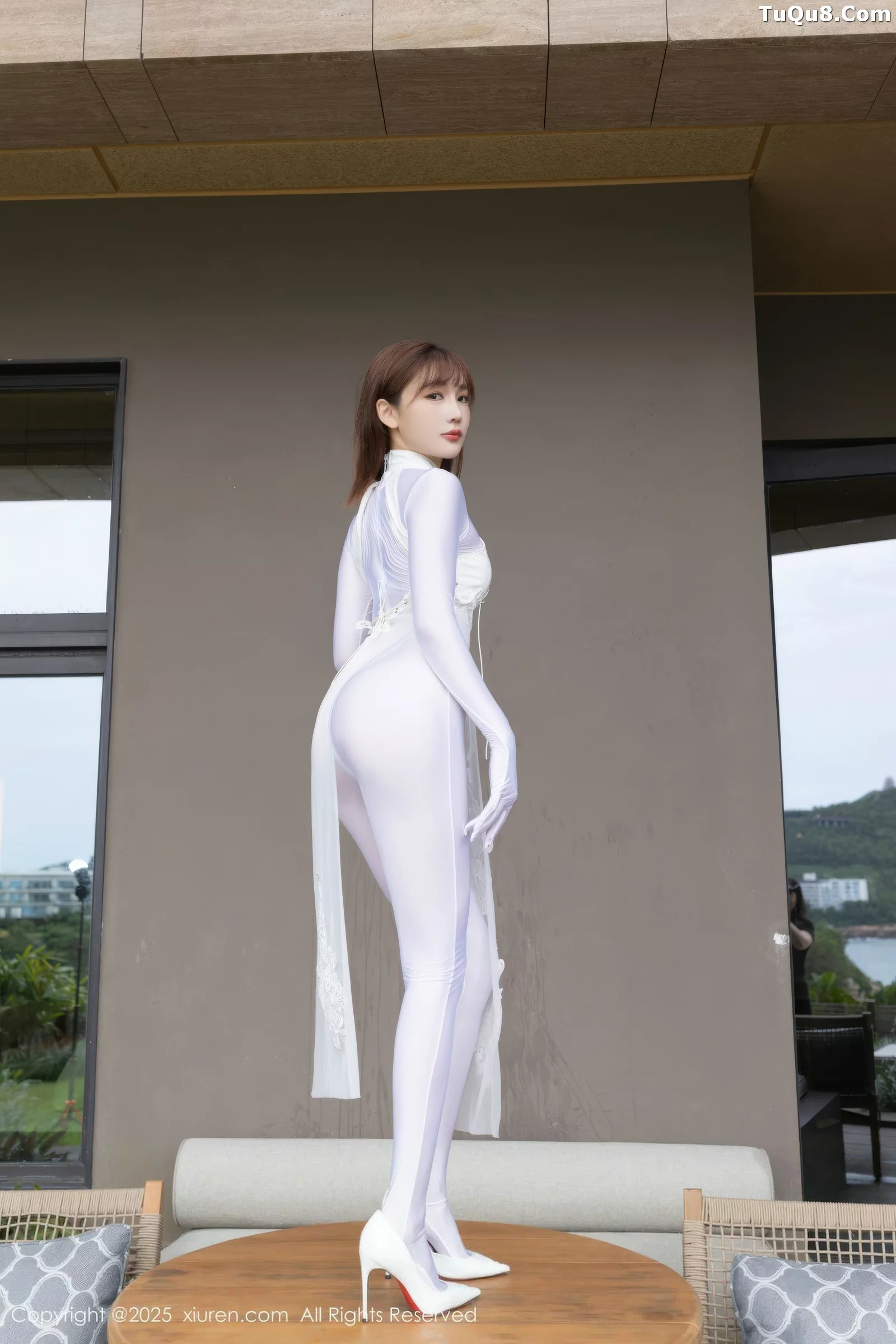 Xgyw.Org_[XiuRen秀人网]No.10704_模特陆萱萱性感白色情趣旗袍露白色连体衣秀完美身材诱惑写真80P