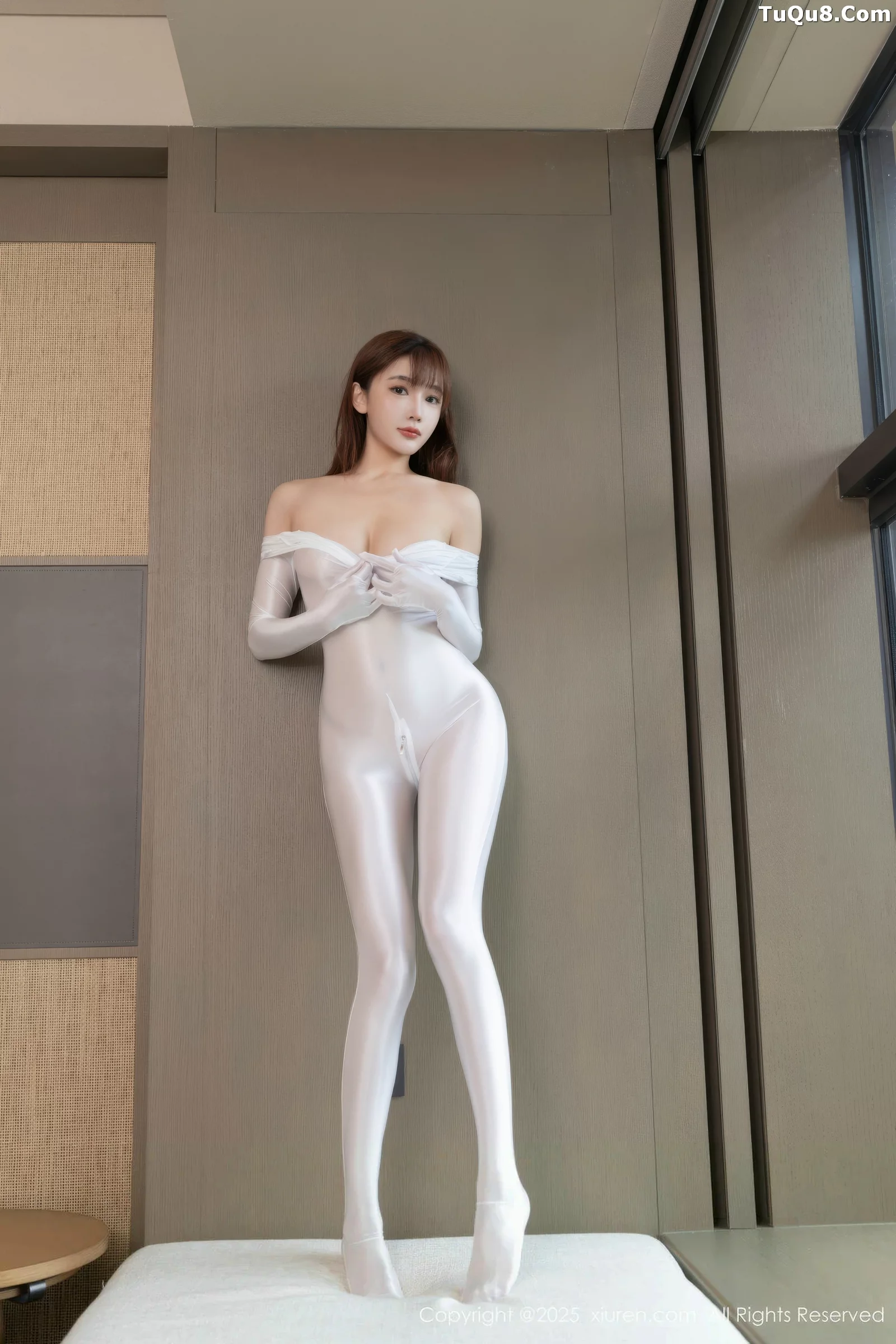 Xgyw.Org_[XiuRen秀人网]No.10704_模特陆萱萱性感白色情趣旗袍露白色连体衣秀完美身材诱惑写真80P