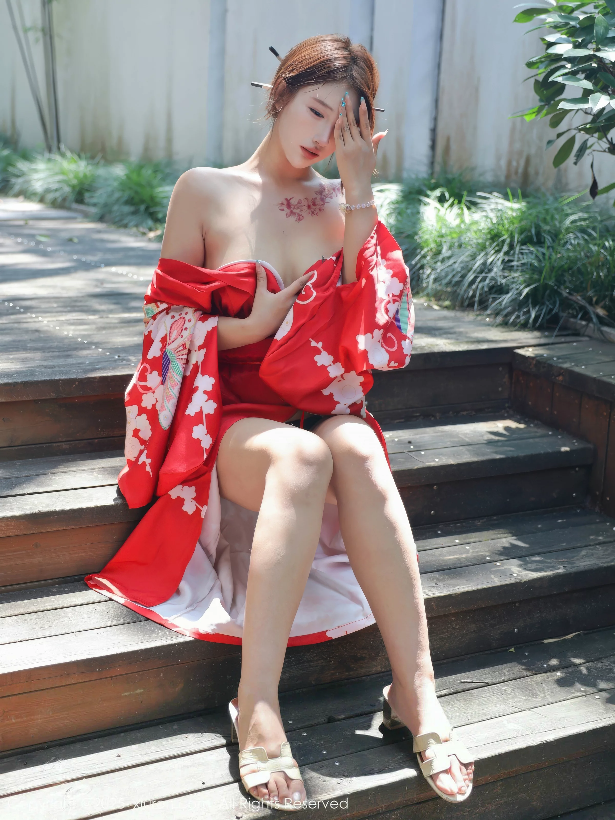 Xgyw.Org_[XiuRen秀人网]No.10683_模特金允希Yuki户外性感红色和服半脱秀完美身材惹火诱惑写真80P