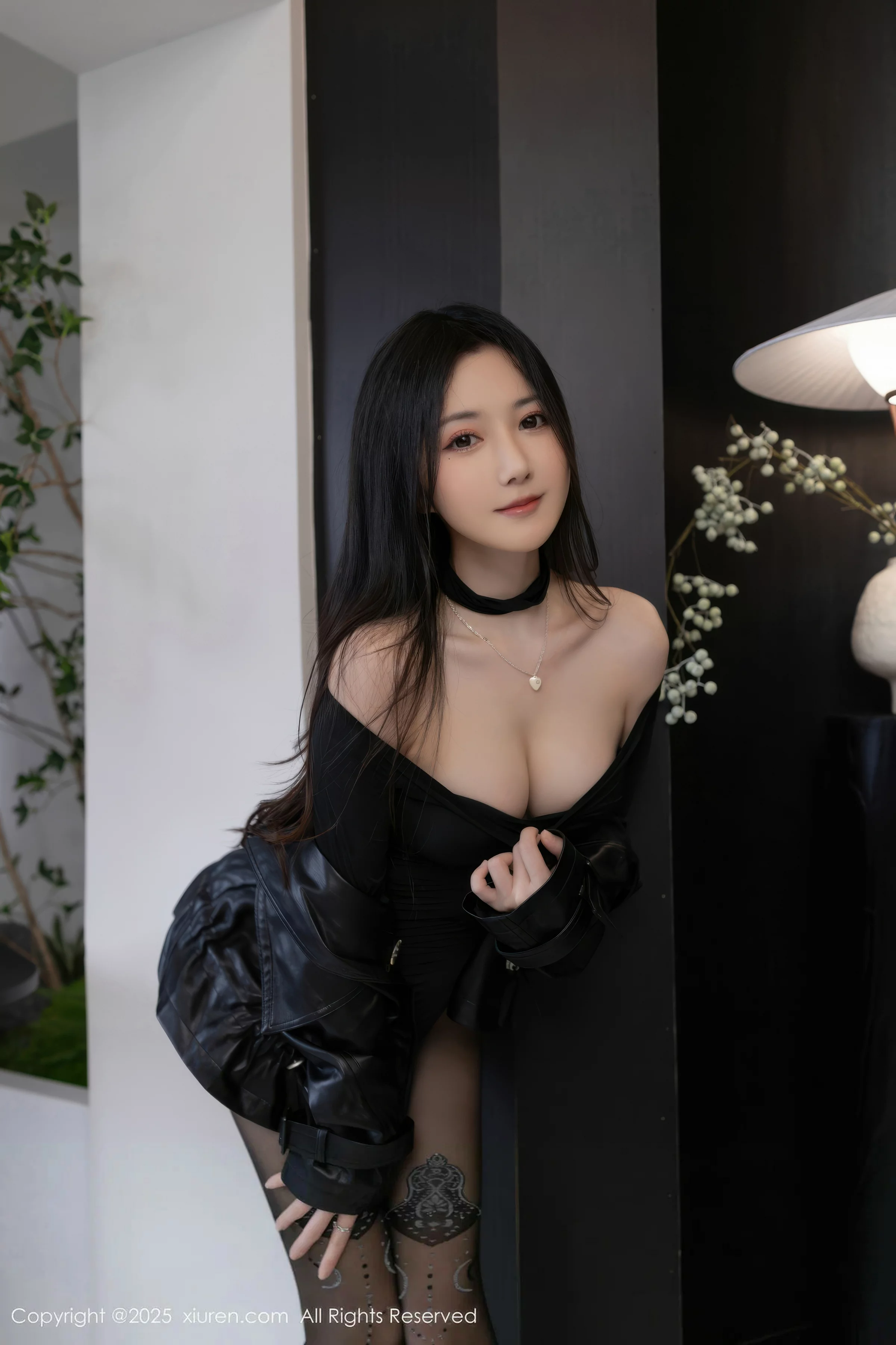 Xgyw.Org_[XiuRen秀人网]No.10684_模特鱼子酱Fish黑色高叉连体衣配超薄黑丝秀曼妙身材诱惑写真76P