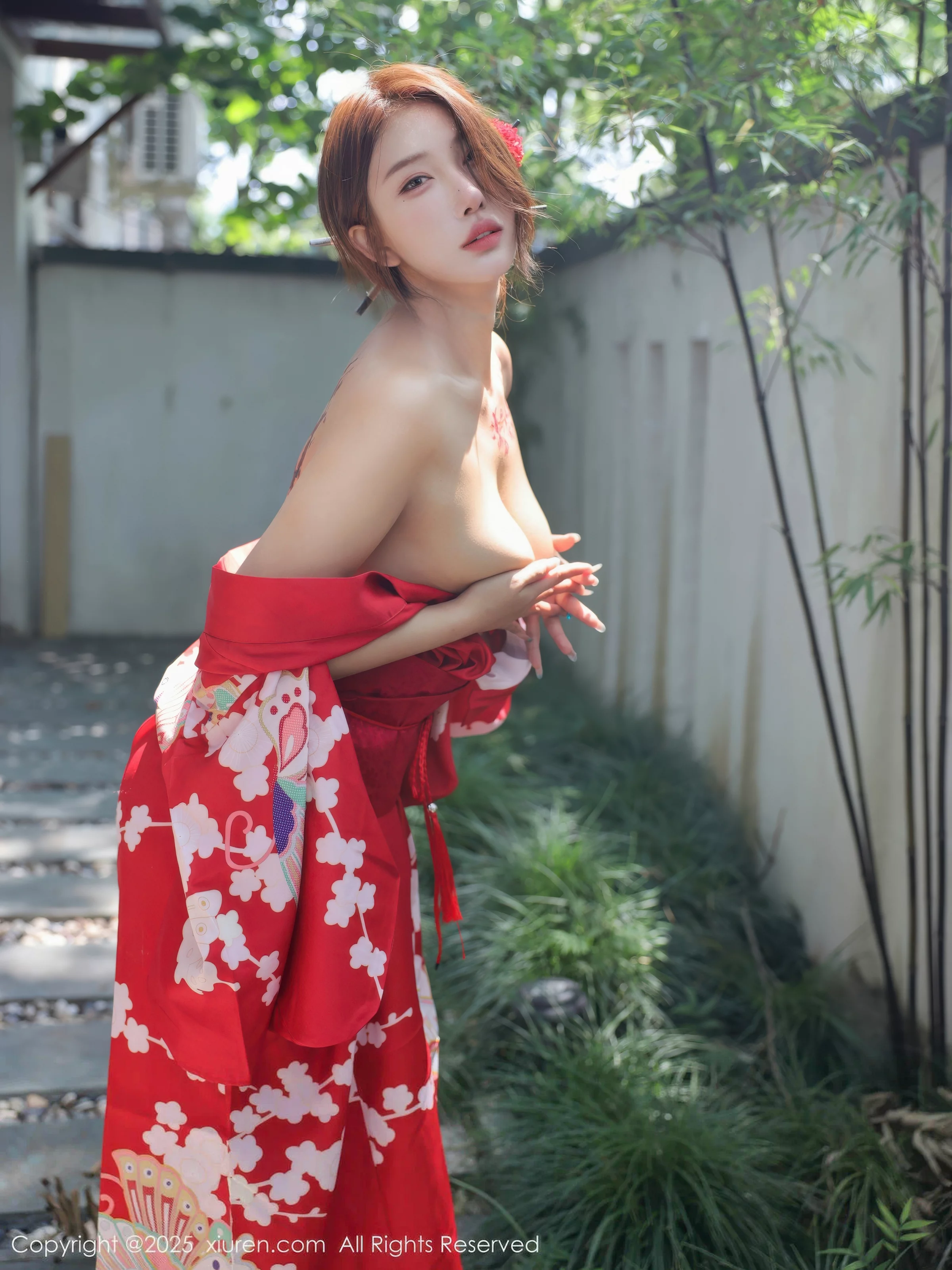 Xgyw.Org_[XiuRen秀人网]No.10683_模特金允希Yuki户外性感红色和服半脱秀完美身材惹火诱惑写真80P