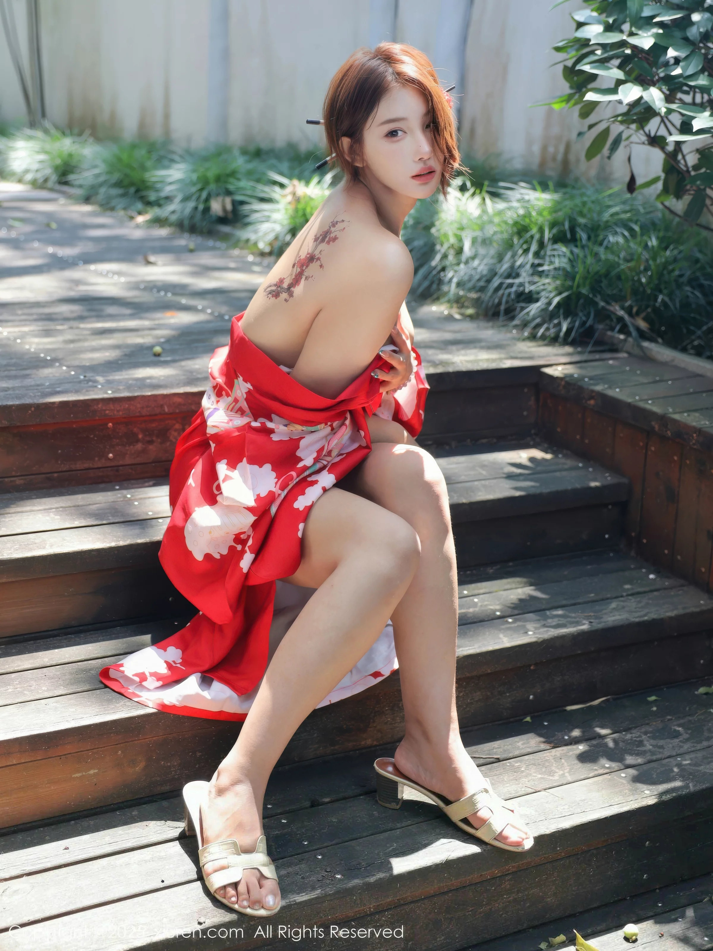 Xgyw.Org_[XiuRen秀人网]No.10683_模特金允希Yuki户外性感红色和服半脱秀完美身材惹火诱惑写真80P