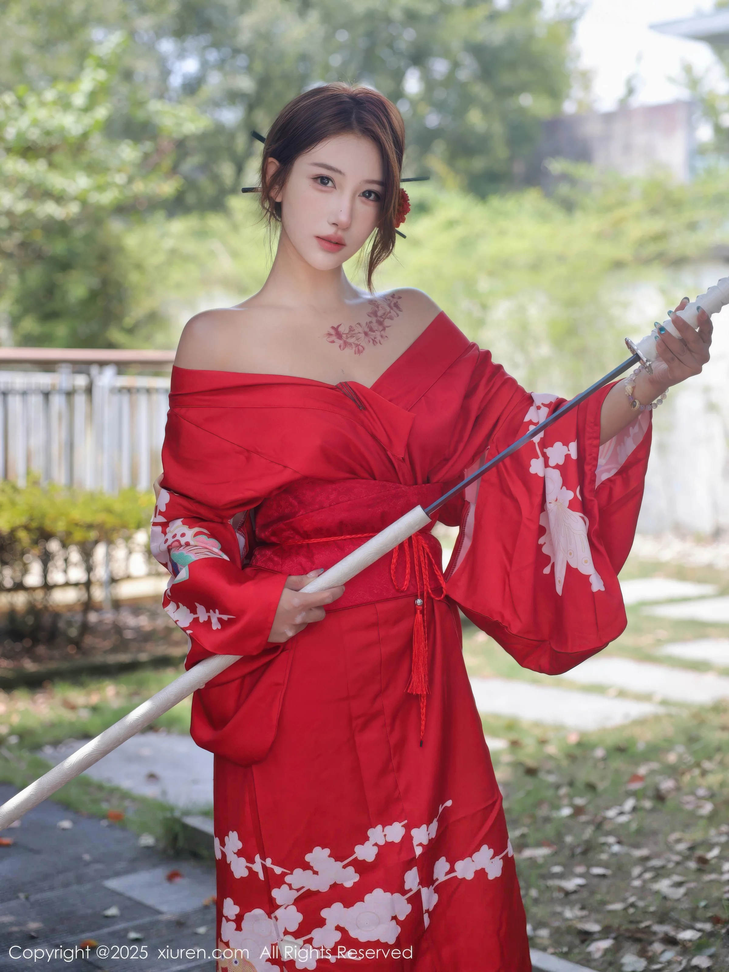 Xgyw.Org_[XiuRen秀人网]No.10683_模特金允希Yuki户外性感红色和服半脱秀完美身材惹火诱惑写真80P
