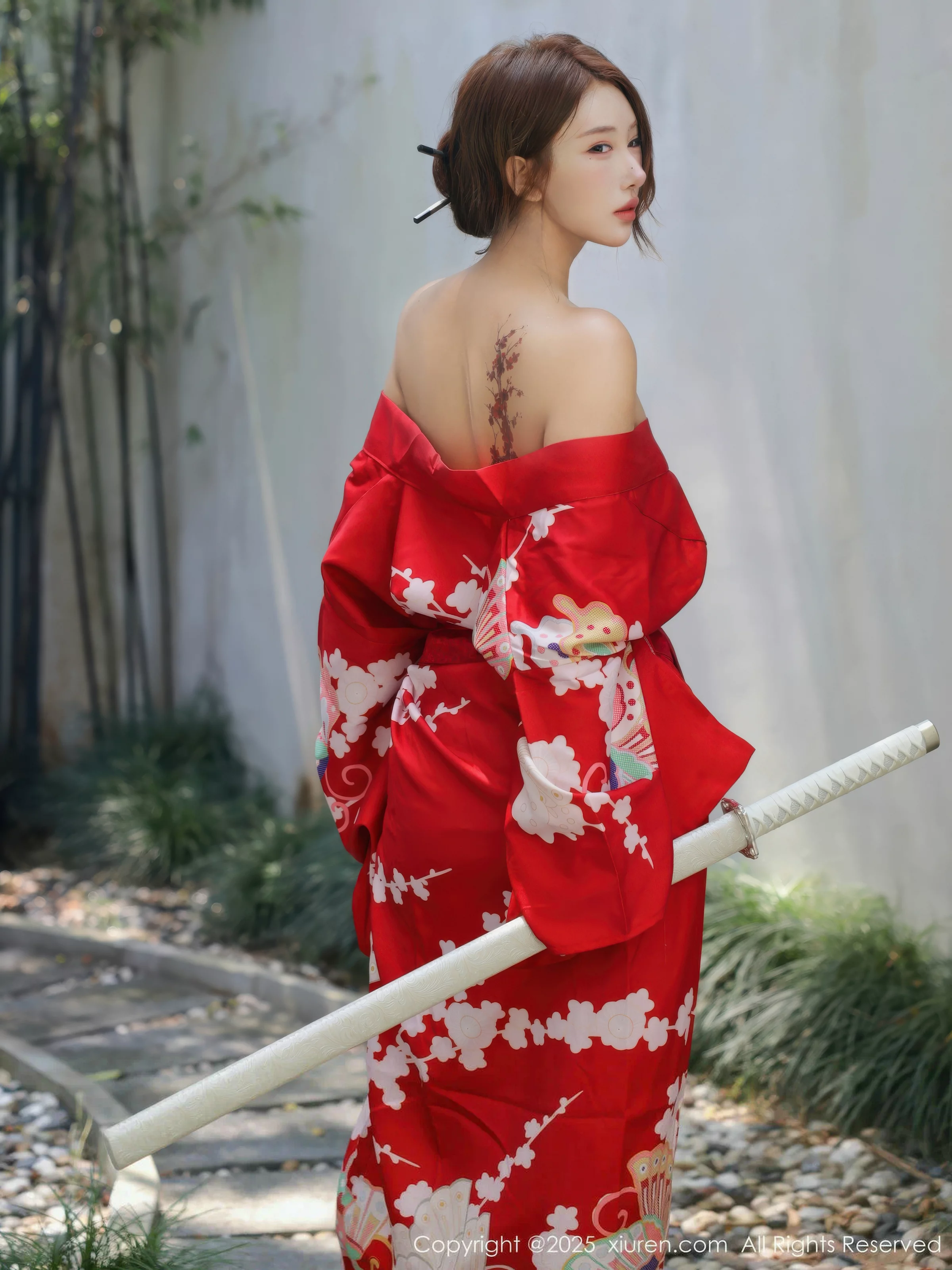 Xgyw.Org_[XiuRen秀人网]No.10683_模特金允希Yuki户外性感红色和服半脱秀完美身材惹火诱惑写真80P
