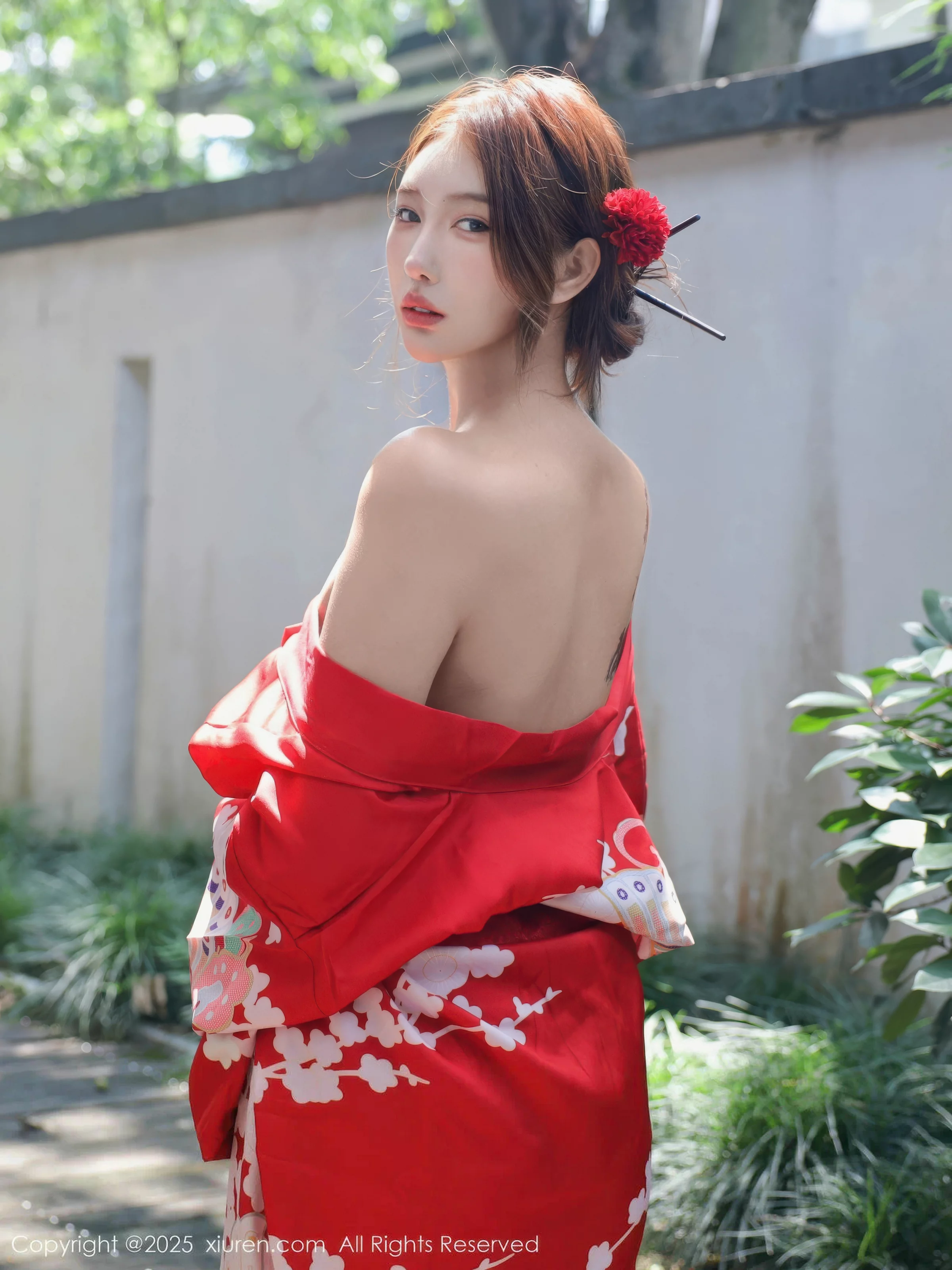 Xgyw.Org_[XiuRen秀人网]No.10683_模特金允希Yuki户外性感红色和服半脱秀完美身材惹火诱惑写真80P