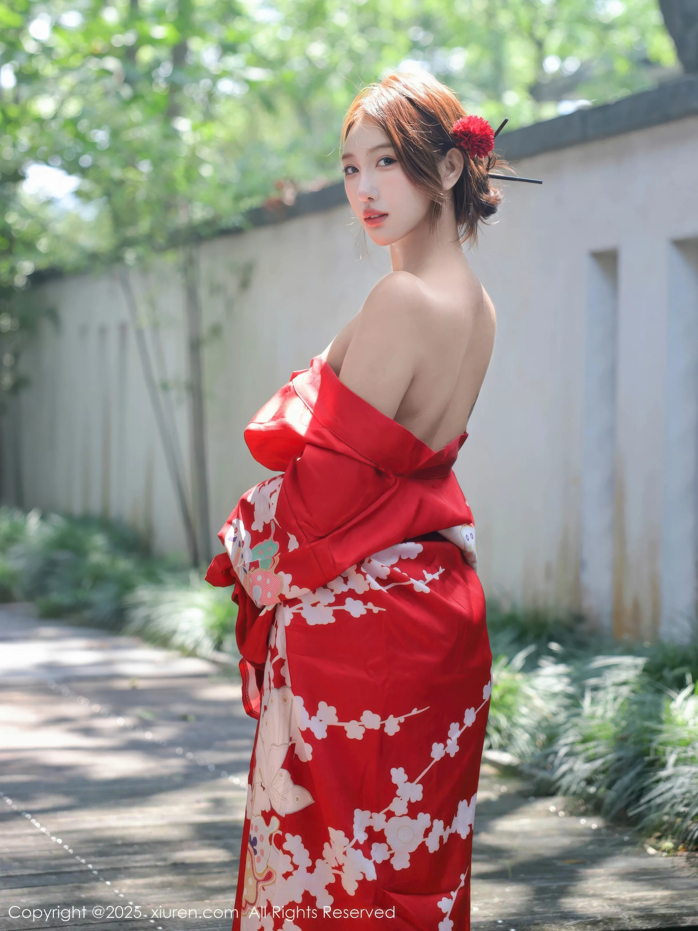 Xgyw.Org_[XiuRen秀人网]No.10683_模特金允希Yuki户外性感红色和服半脱秀完美身材惹火诱惑写真80P