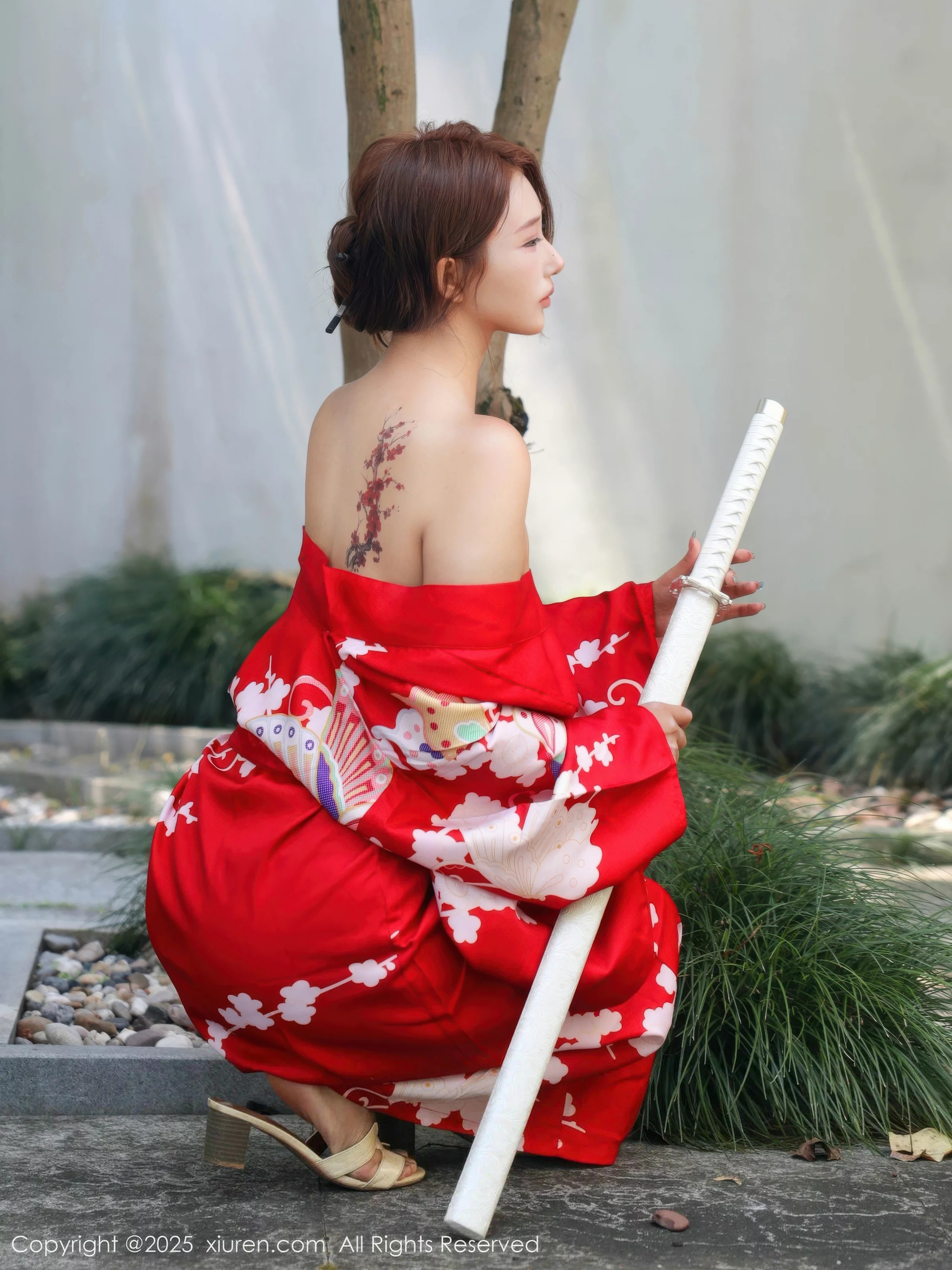 Xgyw.Org_[XiuRen秀人网]No.10683_模特金允希Yuki户外性感红色和服半脱秀完美身材惹火诱惑写真80P