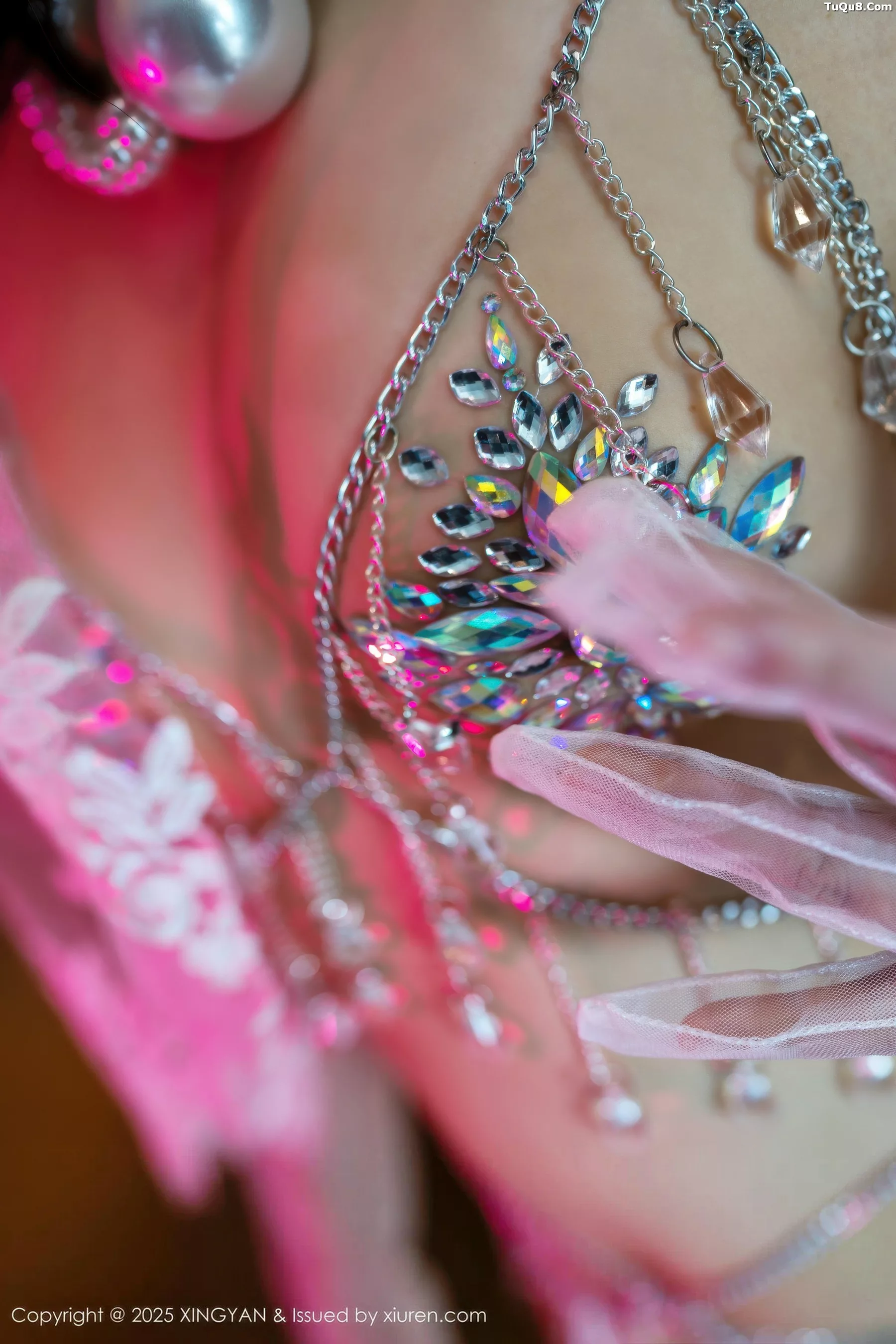 Xgyw.Org_[XINGYAN星颜社]VOL.415_模特阮福福性感白色珍珠内衣配白色丝袜秀惹火身材诱惑写真66P