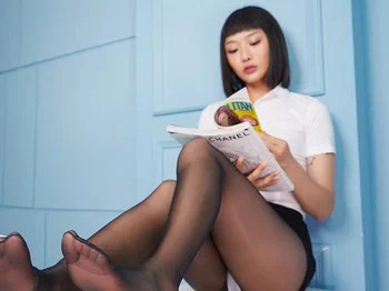 [妖精社]T2037_嫩模可可办公室女主管主题性感白衬衫配无内黑丝裤袜诱惑写真40P