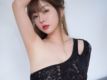 [HuaYang花漾]Vol.523_女神王雨纯私房性感黑色轻透网纱服饰半脱秀豪乳翘臀诱惑写真66P