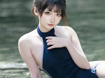 网络美女是三不是世w小溪竞泳主题户外性感连体泳衣秀完美身材诱惑写真47P