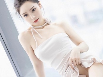 [XiaoYu画语界]Vol.1132_模特苏曼兮性感白色露肩裙配超薄无内肉丝秀丰腴美臀诱惑写真81P