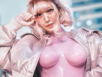 Coser小姐姐菌烨tako乳胶紧身衣主题户外性感黑色+粉色皮质紧身衣惹火诱惑写真38P