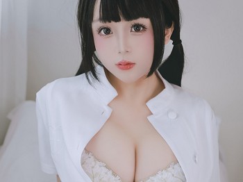 Cosplay美女日奈娇诊所护士主题白色护士服露性感蕾丝内衣秀惹火身材诱惑写真139P