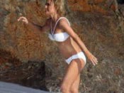 欧美女郎海边性感泳装写真10P